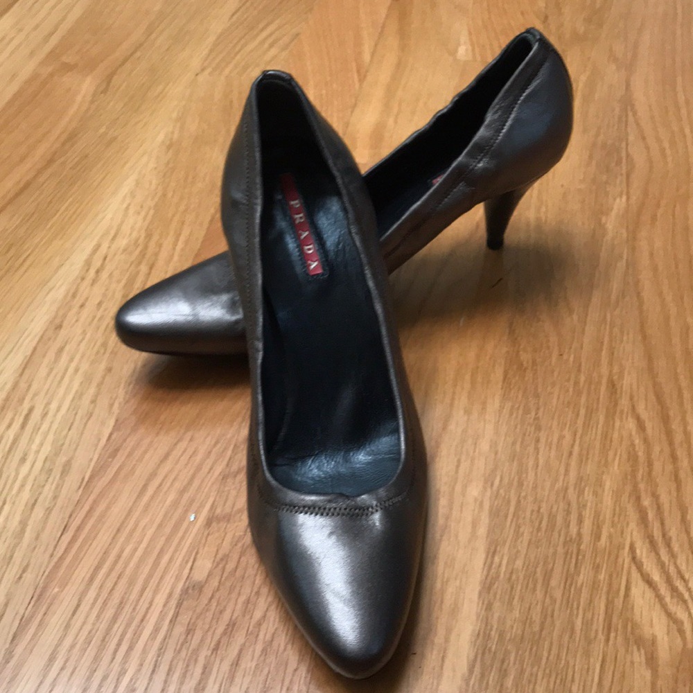 Prada bronze leather heeled shoes, size 36